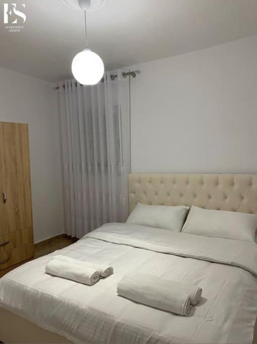 Es Apartment Tirana Exteriör bild
