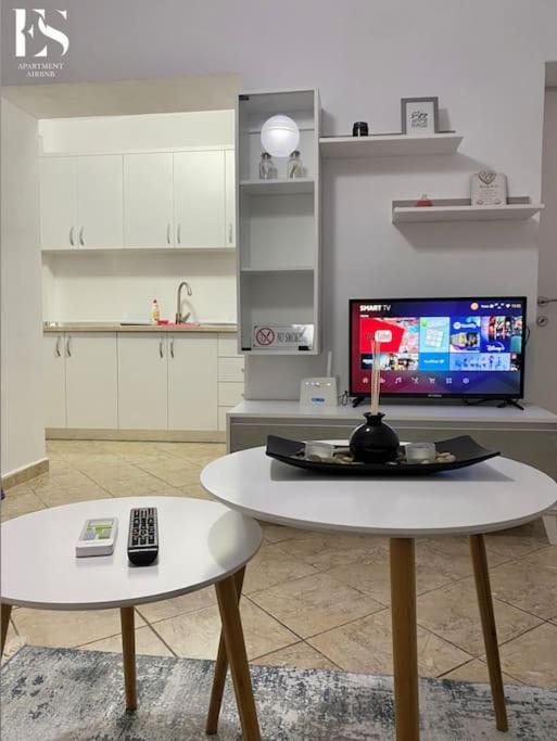 Es Apartment Tirana Exteriör bild