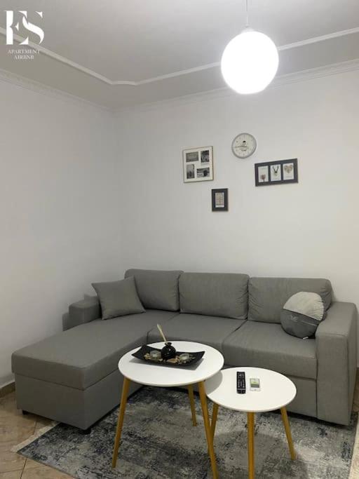 Es Apartment Tirana Exteriör bild